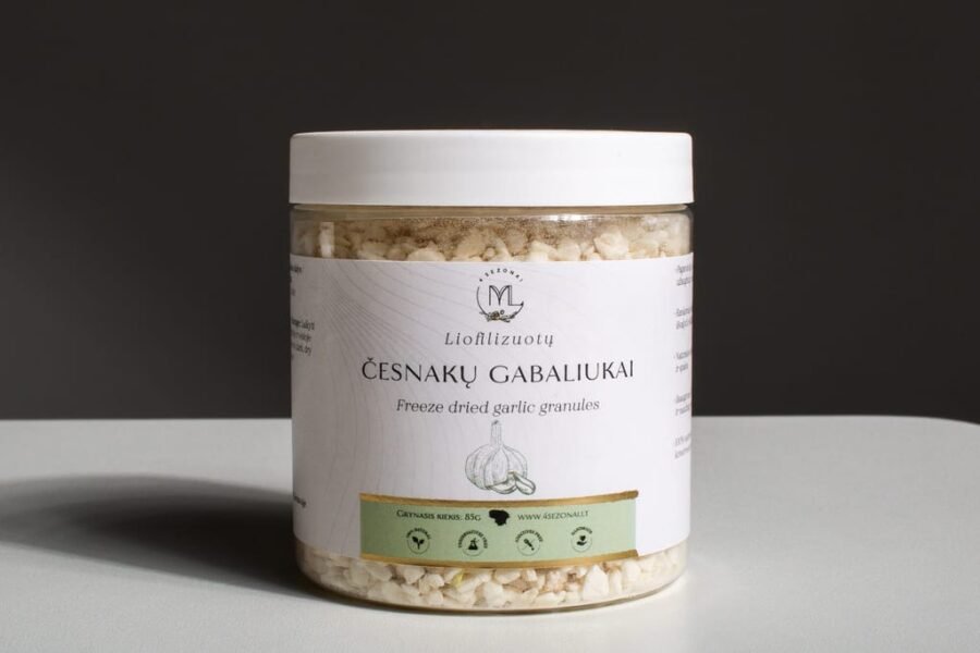 Lithuanian garlic pieces