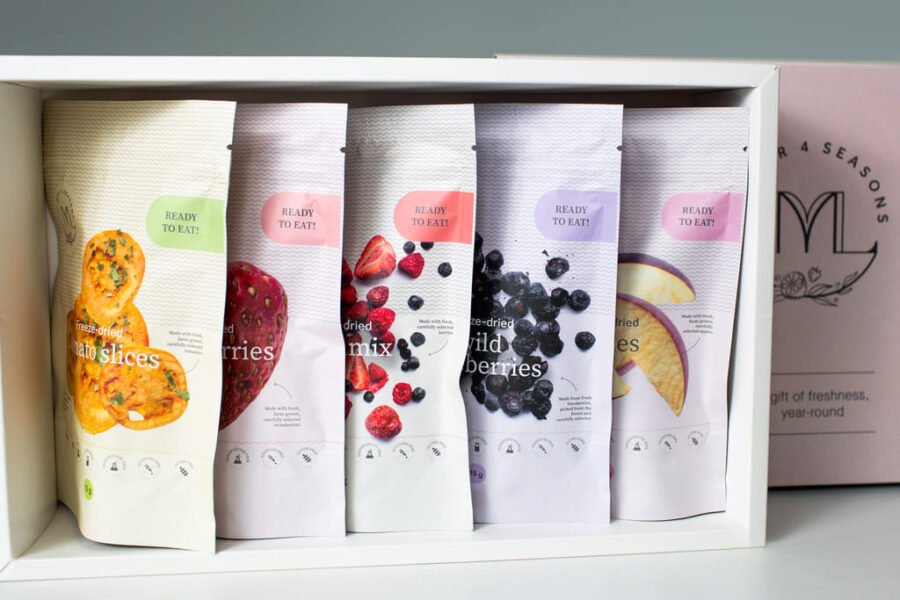 Freeze-dried snack set Freeze-dried berries