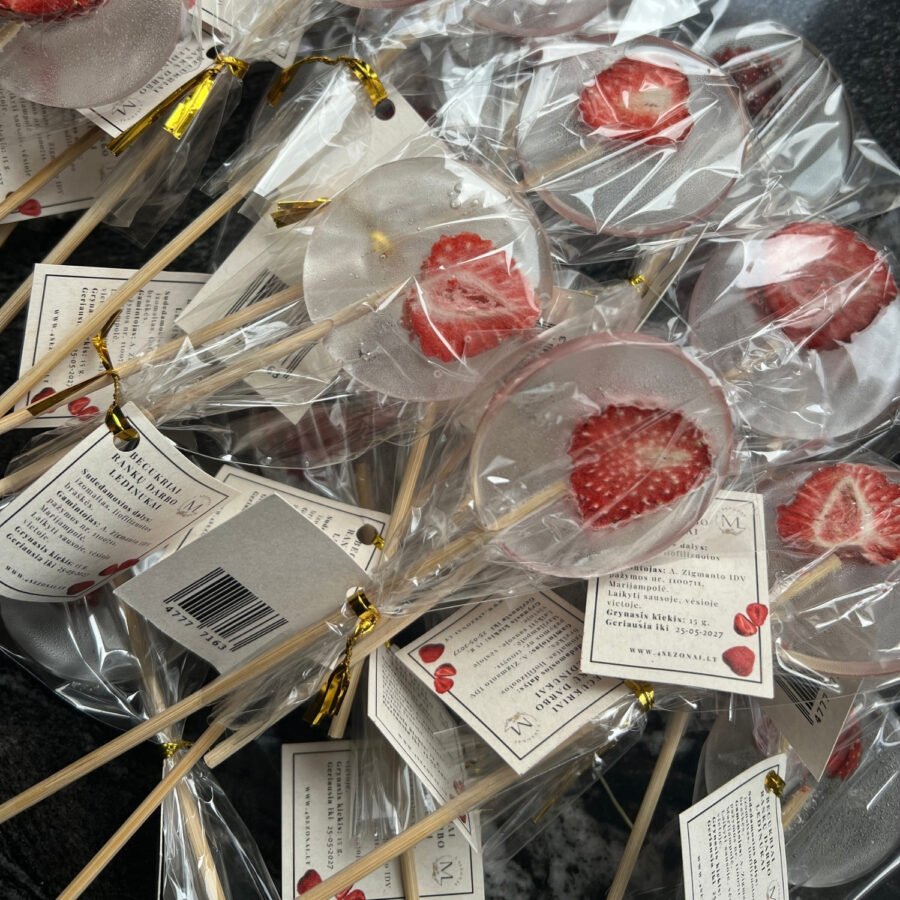 9 Sugar-free lollipops with freeze-dried orphan flowers and strawberries, 1 piece (15 g) (Kopija)